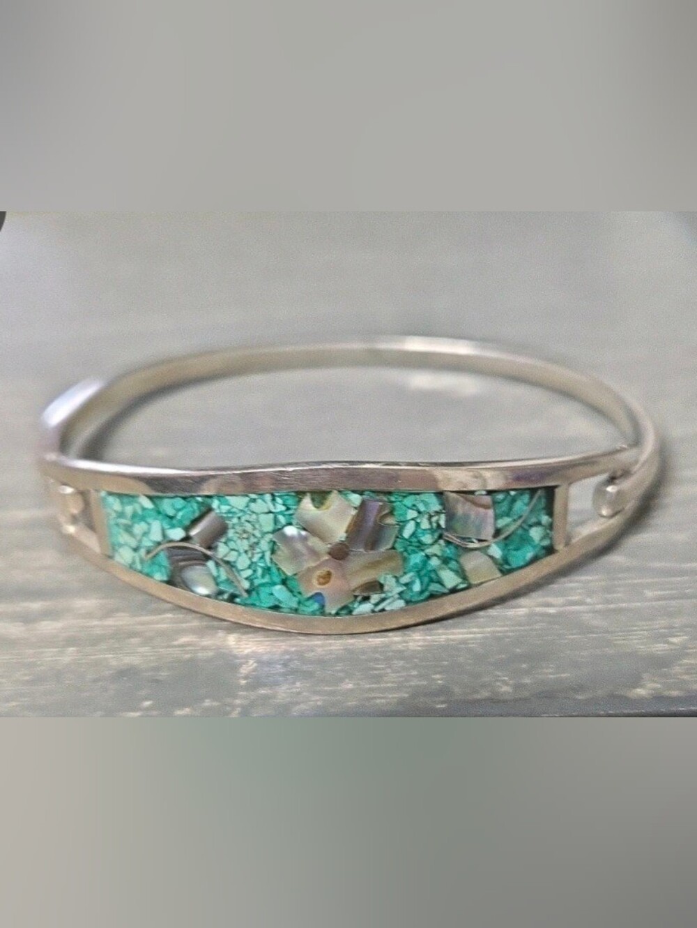 Vintage Taxco Alpaca Silver Tone Green Turquoise Floral Inlay Bangle Bracelet.